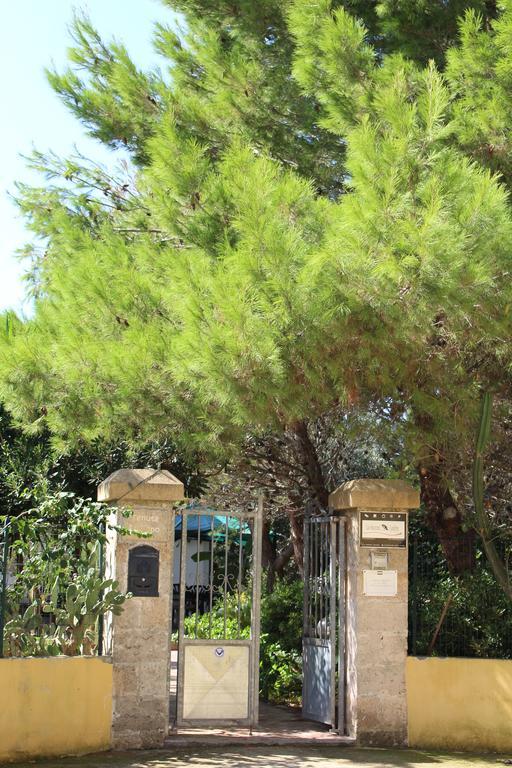 B&B La Gazza Ladra Carmiano  エクステリア 写真