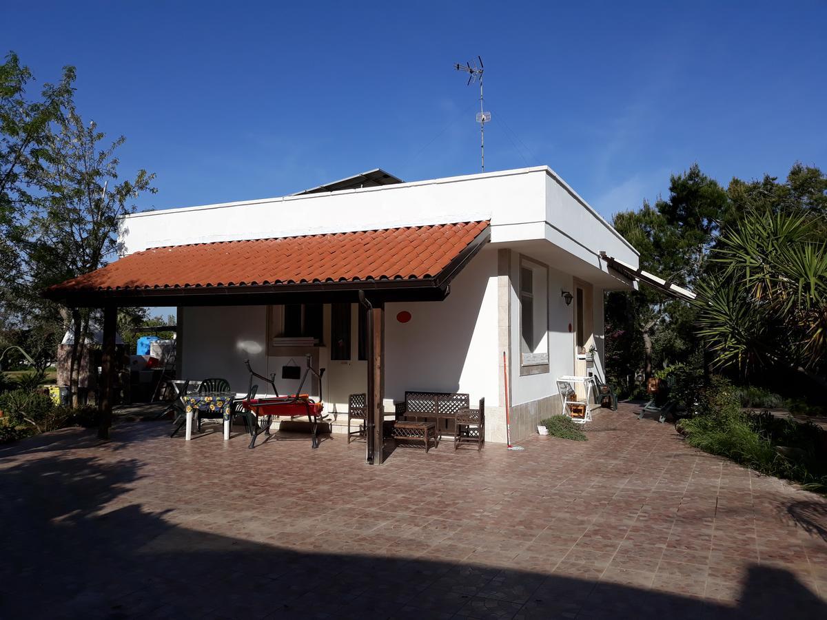 B&B La Gazza Ladra Carmiano  エクステリア 写真