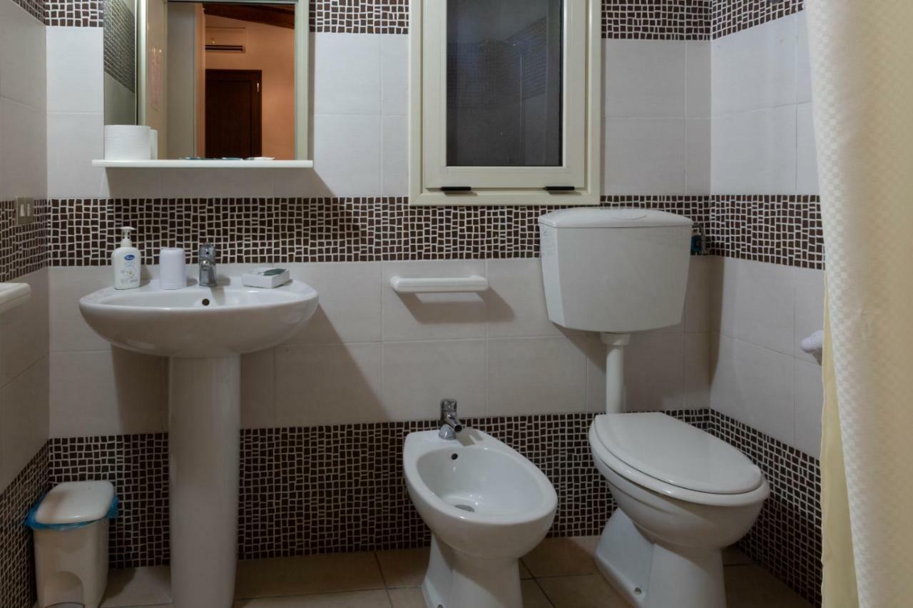 B&B La Gazza Ladra Carmiano  エクステリア 写真
